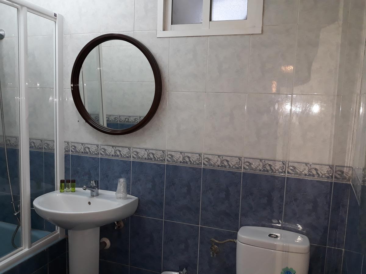 Chambre Triple avec Salle de Bains Privative